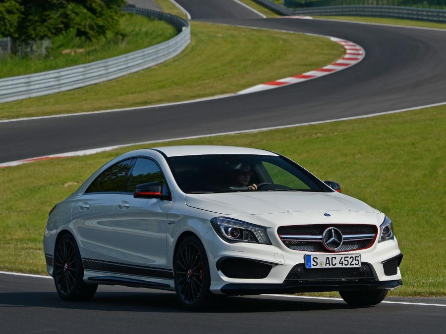  Mercedes-Benz CLA45 AMG Edition 1 2013 года  (фото 8 из 8)